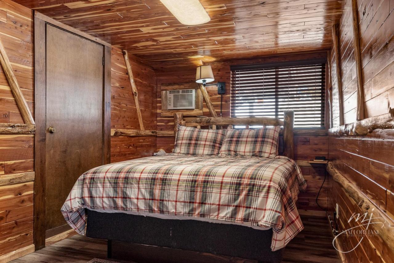 Log Cabin Inn Eureka Springs Eksteriør bilde
