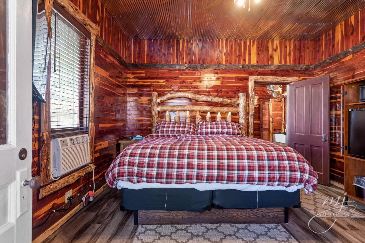 Log Cabin Inn Eureka Springs Eksteriør bilde