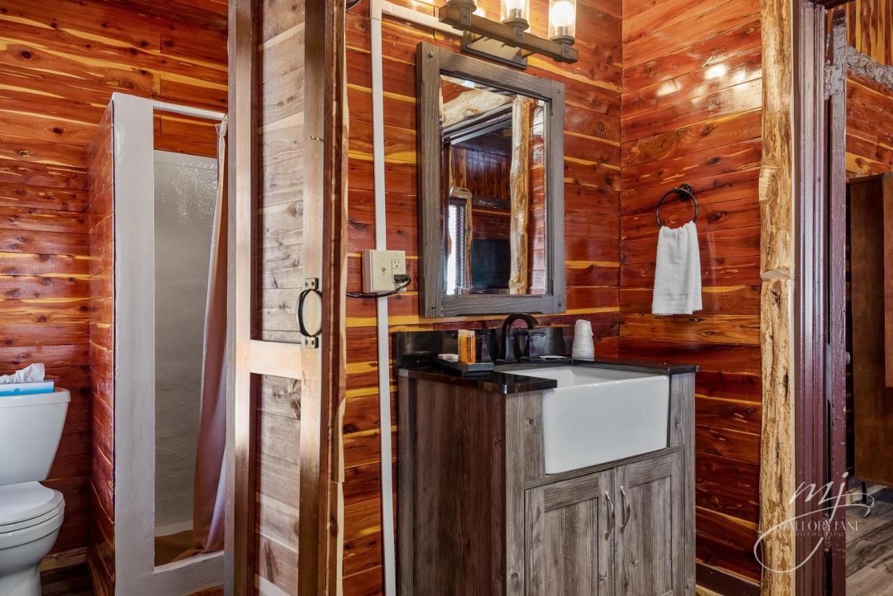 Log Cabin Inn Eureka Springs Eksteriør bilde