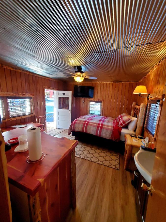 Log Cabin Inn Eureka Springs Eksteriør bilde