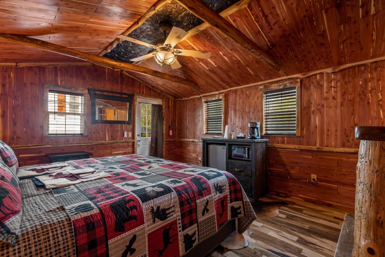 Log Cabin Inn Eureka Springs Eksteriør bilde