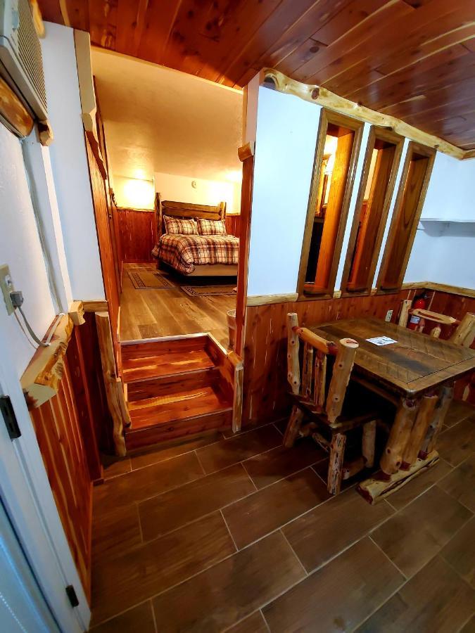 Log Cabin Inn Eureka Springs Eksteriør bilde