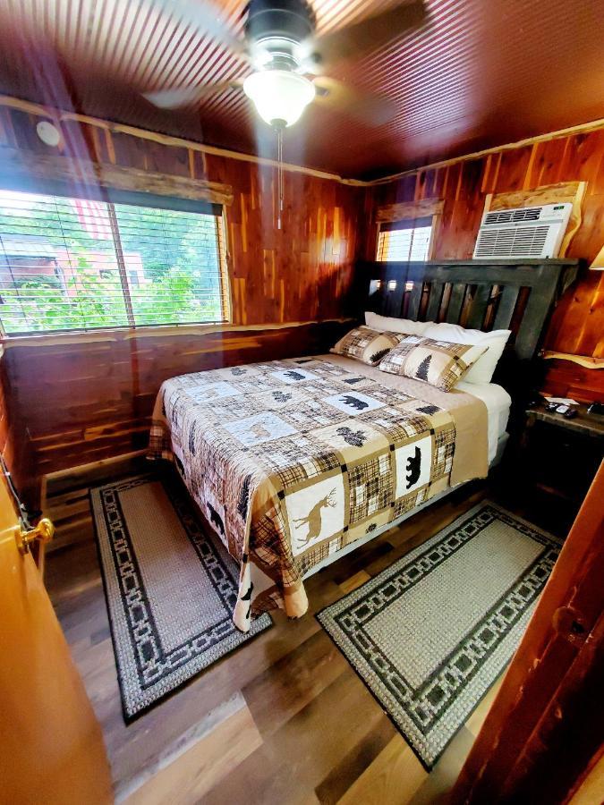 Log Cabin Inn Eureka Springs Eksteriør bilde